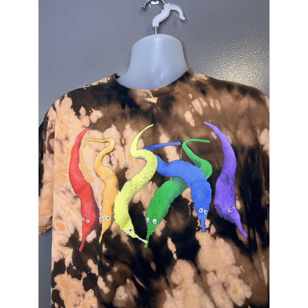 Hot Topic Shirt Mens XL Brown Tie Dye Rainbow Worms Graphic Tee